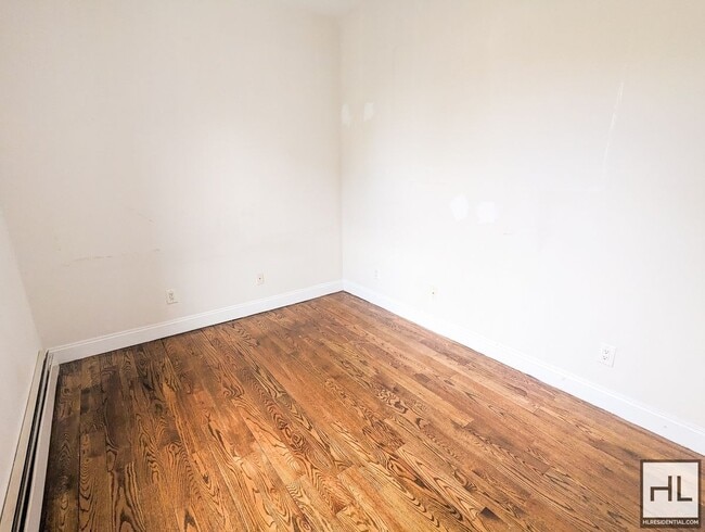 Fifth Avenue, Unit 4B in New York, NY - Foto de edificio - Building Photo