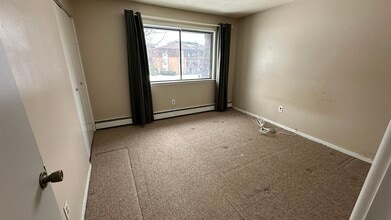 581 Crown St, Unit #99 in Meriden, CT - Building Photo - Building Photo