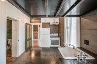 2017 Elysian St photo'