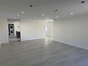 2832 SW 124th Ct in Miami, FL - Building Photo - Building Photo