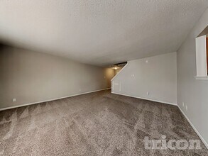 3222 Black Forest Ln in Indianapolis, IN - Foto de edificio - Building Photo