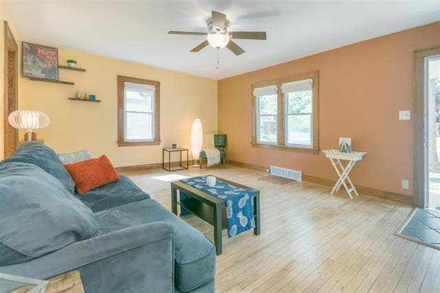 615 Pine St, Unit Unit 1 in Madison, WI - Building Photo - Building Photo