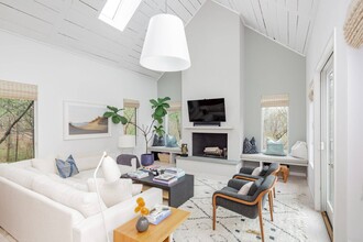 92 Scrimshaw Ln in Amagansett, NY - Building Photo - Building Photo