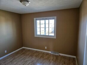 11327 Camden Ave in Omaha, NE - Building Photo - Building Photo