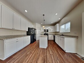 1067 Carrington Pl in Maineville, OH - Building Photo - Building Photo