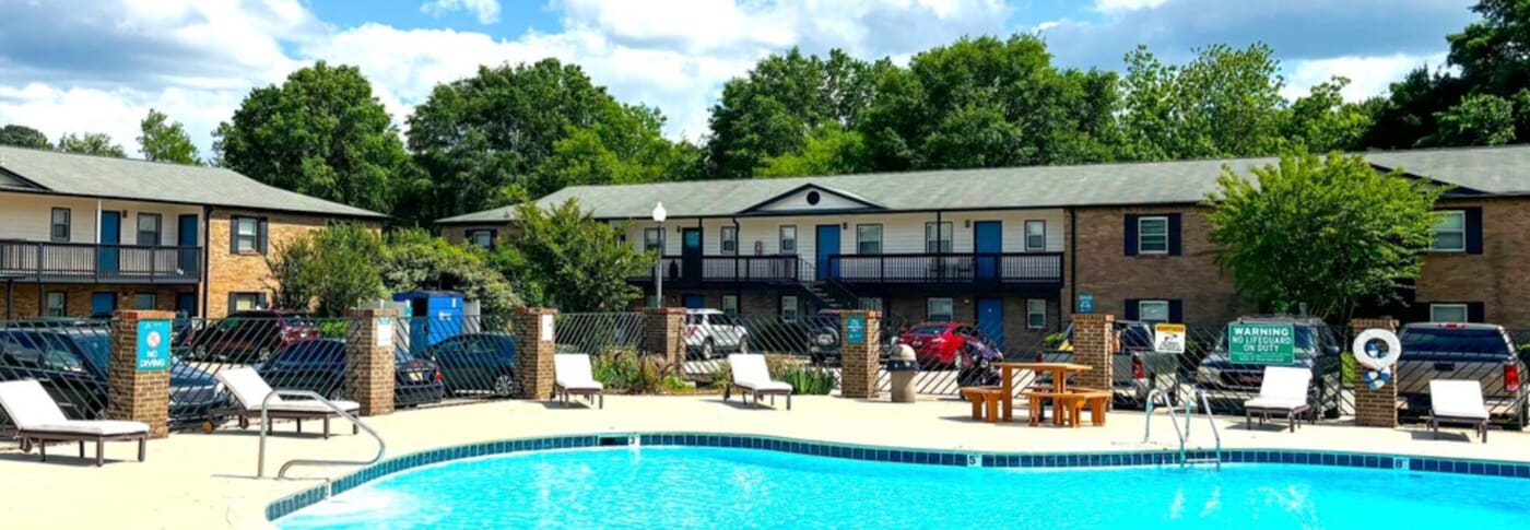 Axis on Beltline in Decatur, AL - Building Photo