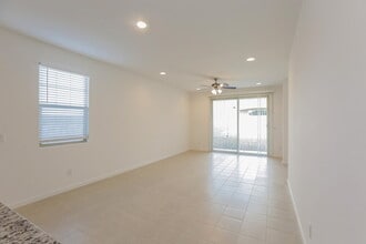 10746 W Bloch Rd in Tolleson, AZ - Building Photo - Building Photo