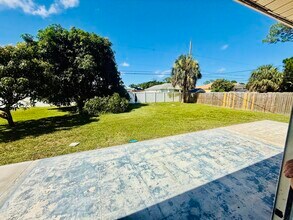1453 SW Sudder Ave in Port St. Lucie, FL - Foto de edificio - Building Photo