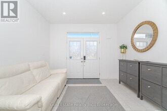 292 Freure Dr in Cambridge, ON - Building Photo - Building Photo