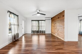 2120-2122 Chew St in Houston, TX - Building Photo - Building Photo
