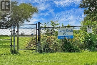 202 Garden Ave in Georgina, ON - Building Photo - Building Photo