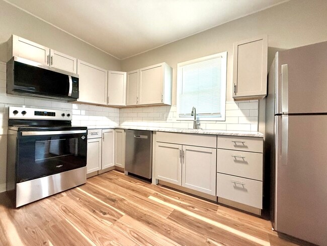 property at 32 S Mechanic St