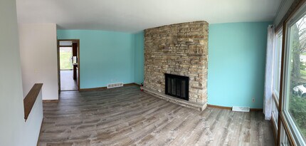 3001 Ashford Ln, Unit 3001 Ashford in Madison, WI - Foto de edificio - Building Photo