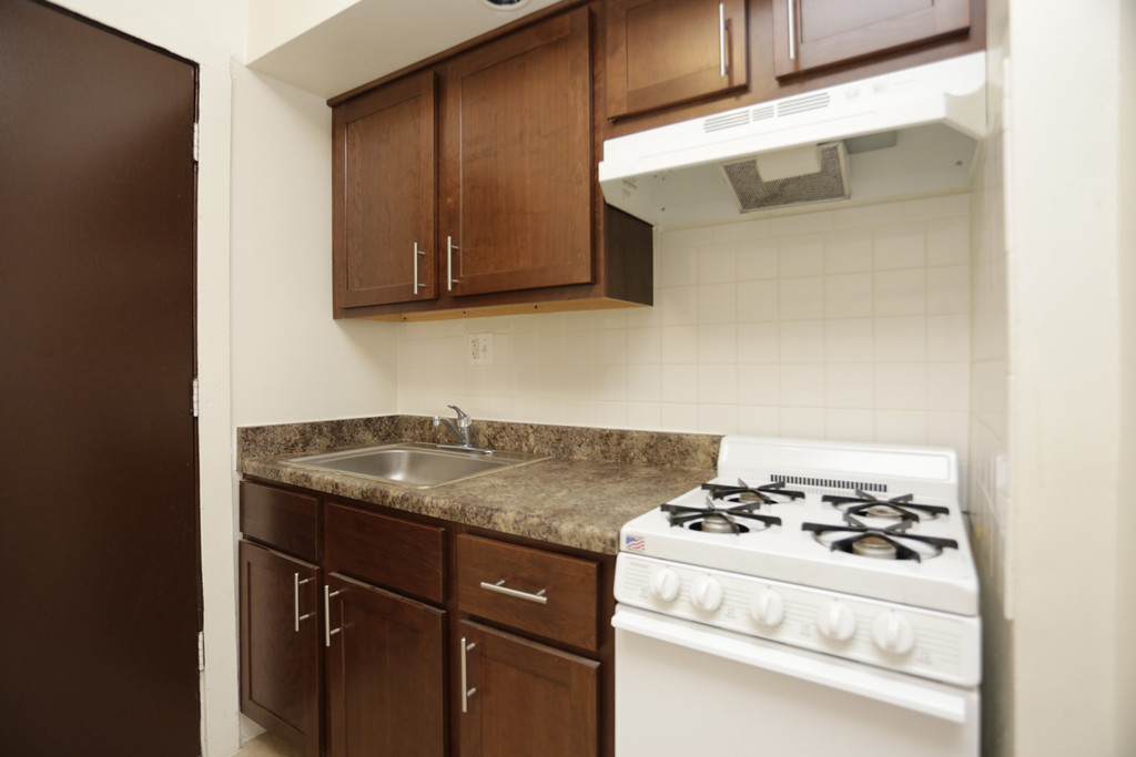 Chatham Apartments in Chicago, IL