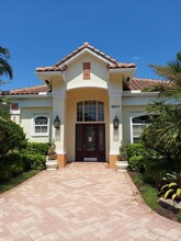 9849 Baywinds Blvd in West Palm Beach, FL - Building Photo - Building Photo