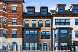 113 Market Square NW in Vienna, VA - Building Photo