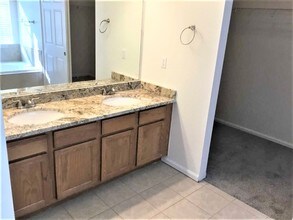 16447 E 97th Pl in Commerce City, CO - Building Photo - Building Photo