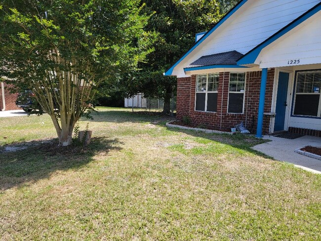 1225 Jubail Dr in Hinesville, GA - Building Photo - Building Photo