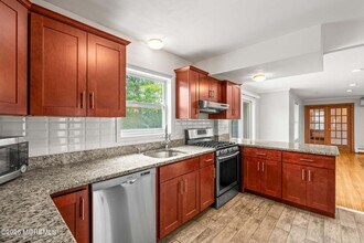 334 Norgrove Pl in Long Branch, NJ - Building Photo - Building Photo