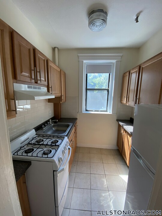 1160 Commonwealth Ave in Boston, MA - Building Photo