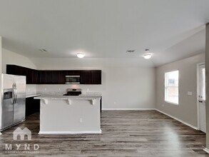 5303 Nicole Dr in Tuttle, OK - Building Photo - Building Photo