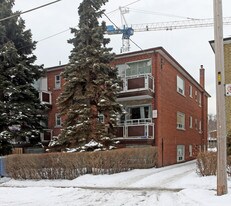 8 Albert Ave in Toronto, ON - Building Photo