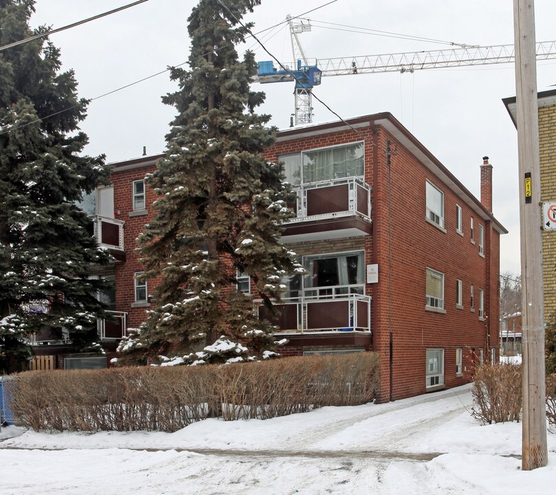 8 Albert Ave in Toronto, ON - Building Photo