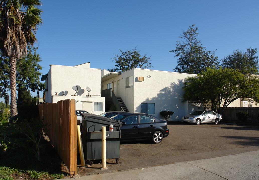 8757 Mira Mesa Blvd in San Diego, CA - Building Photo