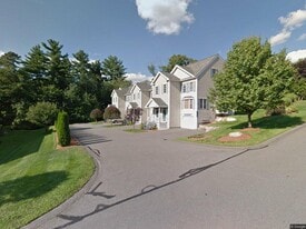 20 Georgetown Dr in Nashua, NH - Building Photo