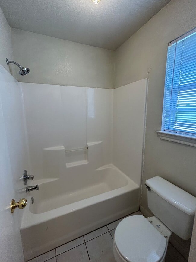 10100 Valencia Dr in Waco, TX - Building Photo - Building Photo