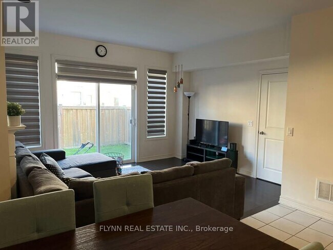 7 Kempsford Cres in Brampton, ON - Building Photo - Building Photo