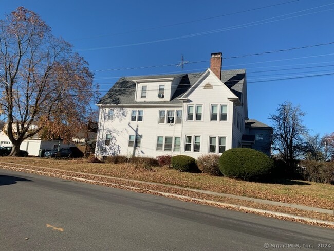 73 Ardmore Rd in West Hartford, CT - Building Photo - Building Photo