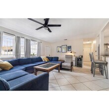 2928 SW 5th St in Miami, FL - Foto de edificio - Building Photo