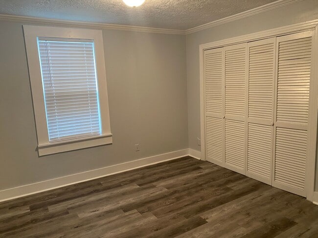 property at 1919 Gieffers St
