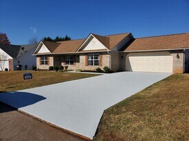 370 Headrickview Dr in Maryville, TN - Building Photo