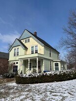 205 Oak St in Ypsilanti, MI - Building Photo