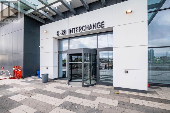 8 Interchange Wy in Vaughan, ON - Building Photo - Building Photo