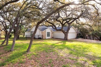 34 Pebblebrook Ln in Wimberley, TX - Building Photo - Building Photo