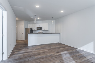 Center North in Lakewood, OH - Building Photo - Interior Photo