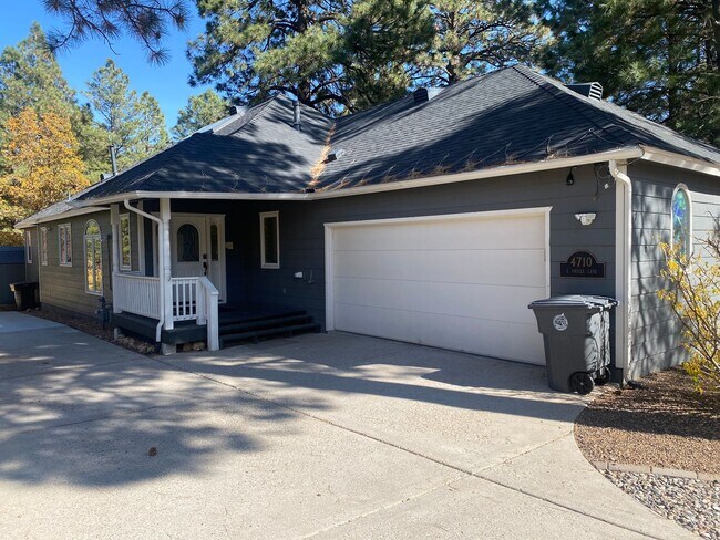 property at 4710 E Oriole Ln