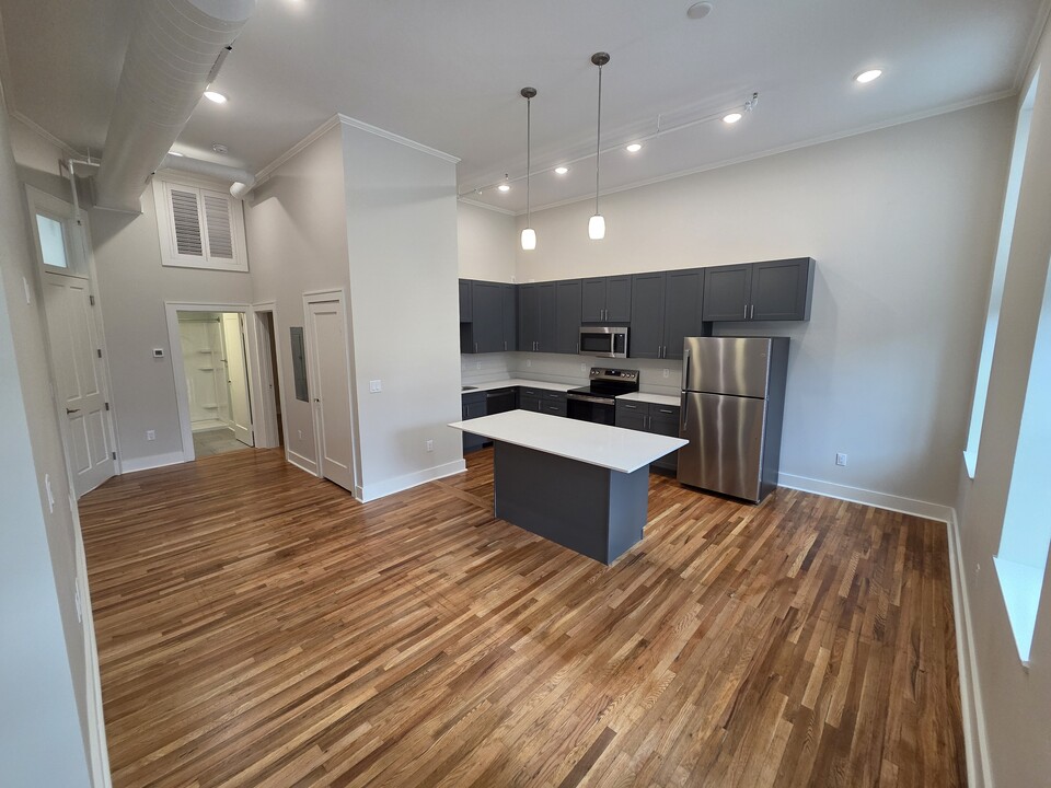 122 Main St, Unit 1 in Cedar Falls, IA - Foto de edificio