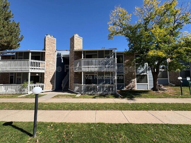 8335 E Fairmount Dr in Denver, CO - Building Photo - Building Photo