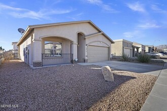 5814 Redstone Rim Dr in El Paso, TX - Building Photo - Building Photo