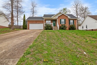 1721 Hazelwood Rd in Clarksville, TN - Building Photo - Building Photo