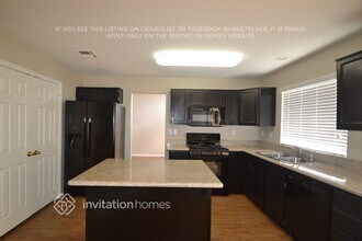 7413 Sunspot Dr in Las Vegas, NV - Foto de edificio - Building Photo
