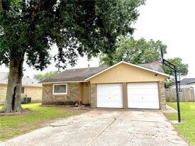 4808 Fairhaven St in Pasadena, TX - Building Photo