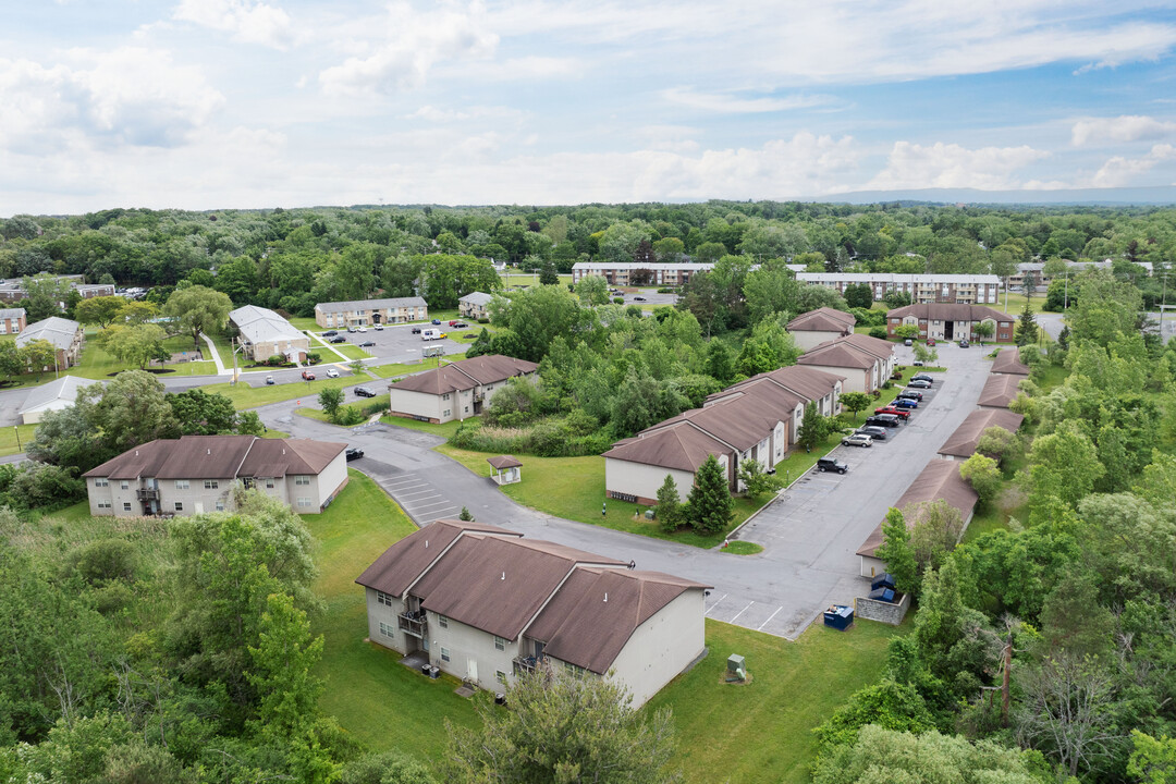 Willowbrook Terrace Apartments in Niskayuna, NY - Building Photo