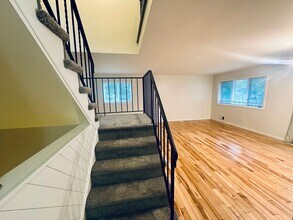 3615 NE McKinley St in Minneapolis, MN - Building Photo - Building Photo