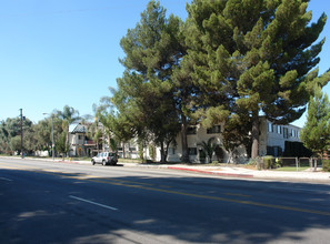 Pacifica East Apartments in North Hollywood, CA - Building Photo - Building Photo