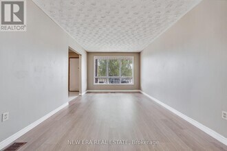 3 Envoy Blvd in Hamilton, ON - Building Photo - Building Photo